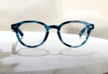 Амазонка виглядає так, ніби він робив власні розумні окуляри з підтримкою дисплеїв