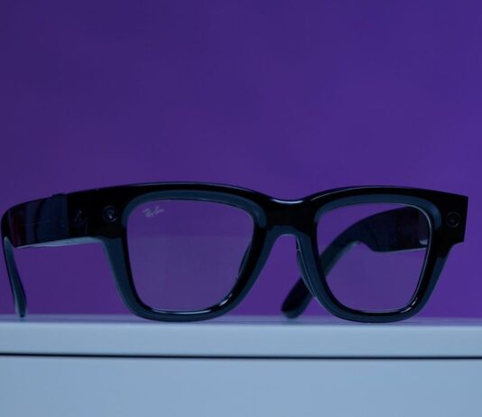 Meta Припиняє Міжнародний Запуск Розумних Окулярів Ray-Ban Display через Високий Попит