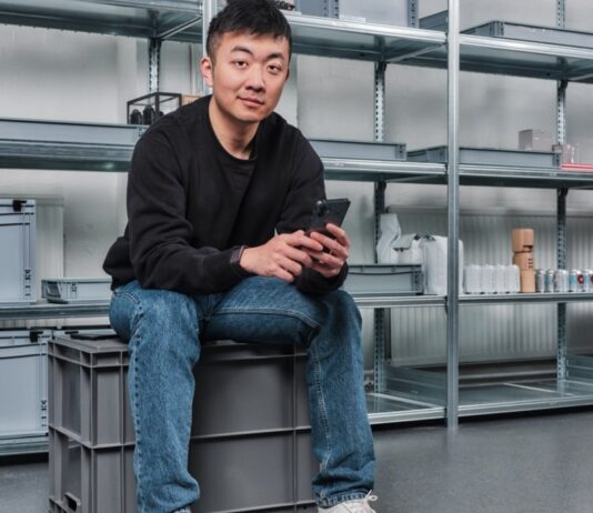 Додатки Застаріли: Генеральний директор Nothing Передбачає Розквіт AI-Агентів