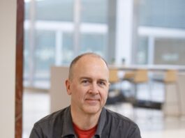 Реструктуризація керівництва Ford: Технічний директор Даг Філд залишає компанію на тлі зміни фокусу автовиробника