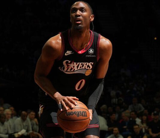 Навігація в роздробленому середовищі NBA: як Xfinity використовує Тайріза Максі для спрощення перегляду