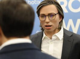 Waarom een school in New York robotleraren gebruikt