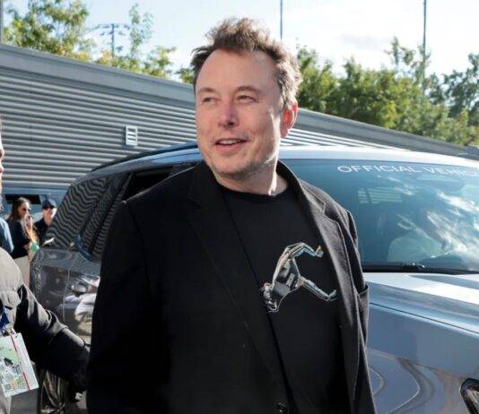 Чому топ-менеджери Tesla нарешті поділяють пристрасть Маска до ІІ